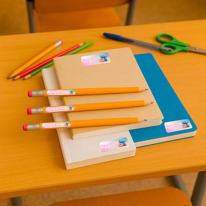 Etichette adesive scuola con nome e personaggio a scelta - kit 150 pezzi + Omaggio